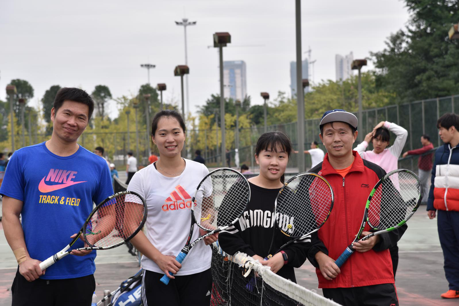 友谊第一,比赛第二 友谊第一,比赛第二